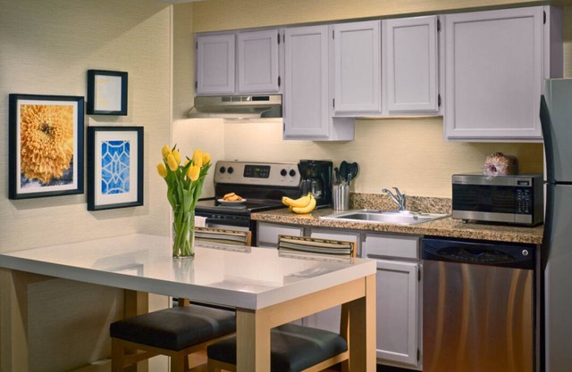 Affordability Meets Comfort! Swimming Pool, Pets Allowed, Free Breakfast!