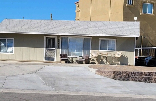 Affordable 2 Bedroom River Cabin, Martinez Lake