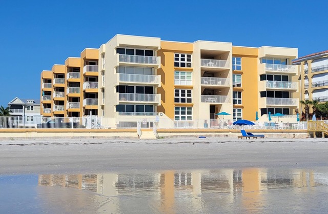 Abordable! Belle Golfe-Front Condo sur la plage tranquille. Distinctive Ouvrir Architec