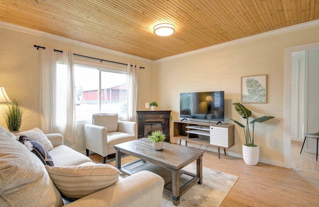 Ocean Spray Resort Cottage 12 by Grayland Beach