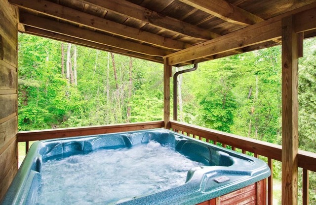 Chalet de montagne abordable avec bois P. P. + Bain à remous + WiFi!