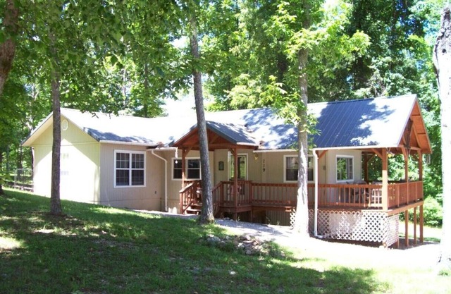 Abordable, privé, Norfork Lake View Home - Marchez jusqu'au bord de l'eau! Super sympa!