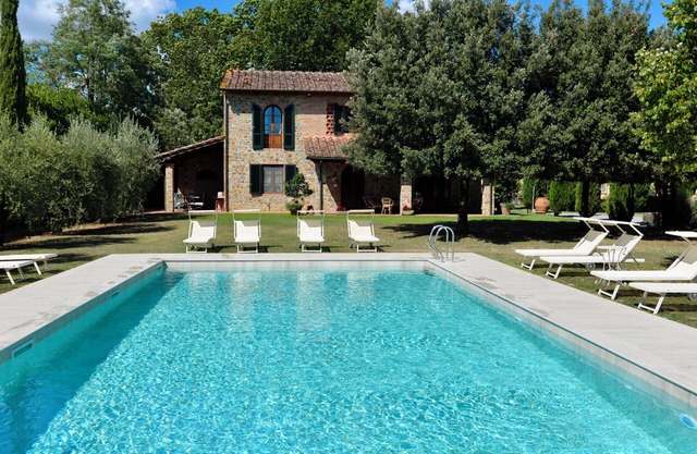Agriturismo Borgo ai Lecci Villa de Charme en Pierre au coeur de la Toscane.