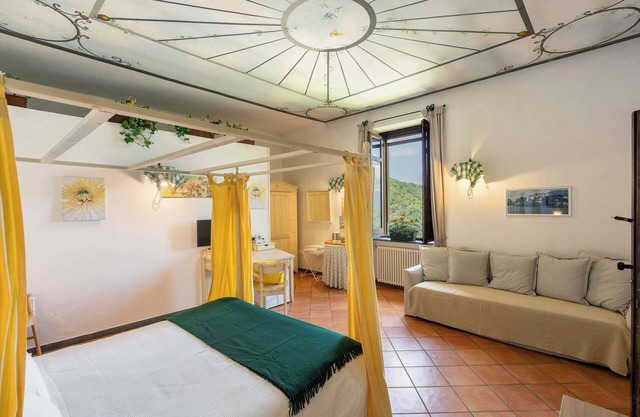 Ferme 'Suite Con Vista Vesuvio' avec vue sur la montagne, Wi-Fi et climatisation