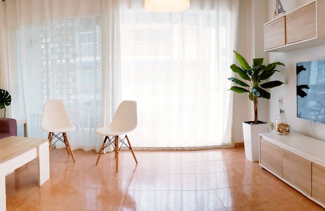 "APPARTEMENT RÉNOVÉ EN FACE DE LA PLAGE"