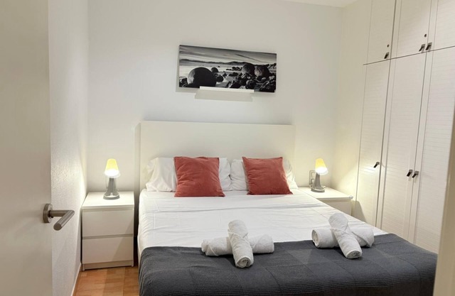 Remise 20-25-35%, confortable, spacieux, Fira, auto-enregistrement.