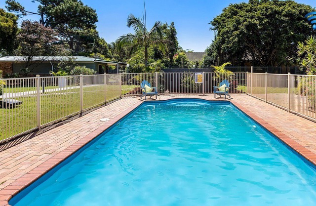 Aimee's at Anna Bay – Stay 3, Pay 2