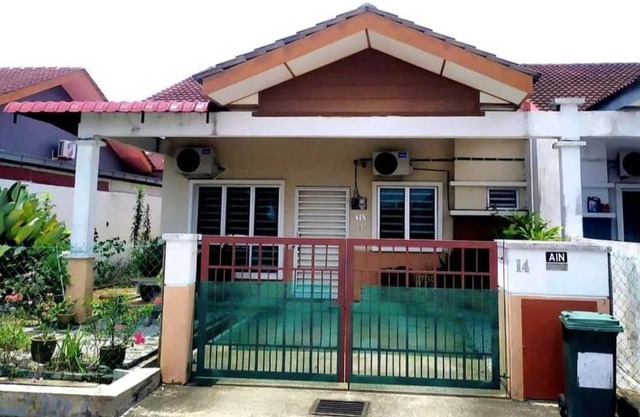 Ain Homestay at Tanjung Lumpur, Kuantan