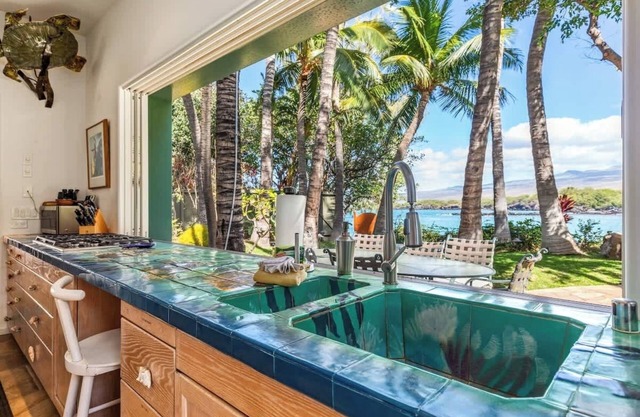 Dream ~ Exclusive Ocean Front Luxury Home on Wailea Bay, Beach 69 ~ Aina Malia