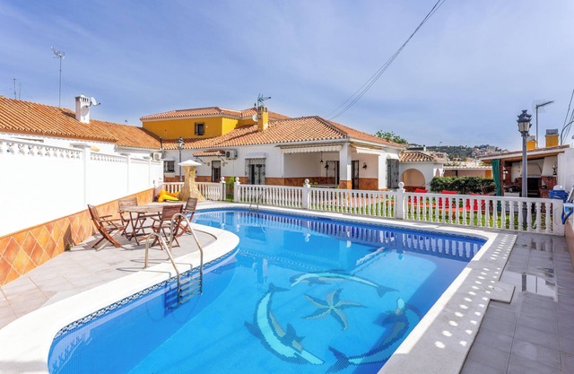 Villa climatisée "Mascota Rincón de la Victoria" avec piscine, jardin et Wi-Fi