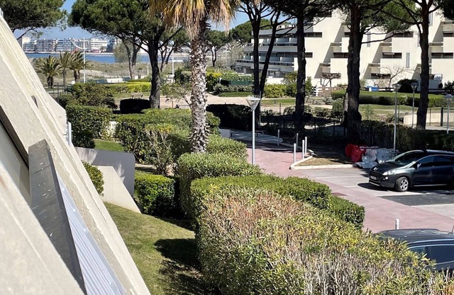 Studio climatisé 4 pers avec piscine et parking à Port Camargue