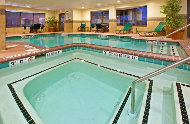 Studio climatisé à seulement 15 minutes de l'aéroport international d'Indianapolis | Piscine + Gym 24h
