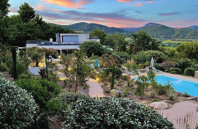 Villa climatisée près de Vaison-la-Romaine, avec piscine chauffée.