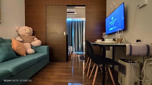 Air Residence Tower B RM 445 Elegant and cosy Makati condoxd