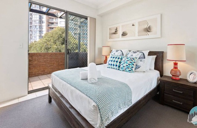 Aircabin | Parramatta | Free Parking | 1 Bed Apt