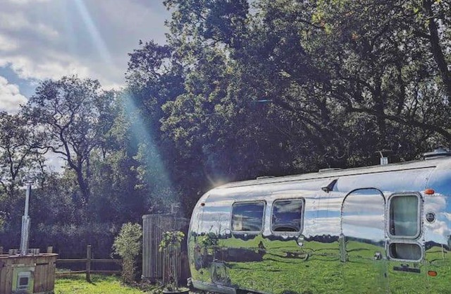 Airstream, vintage American caravan & Hottub