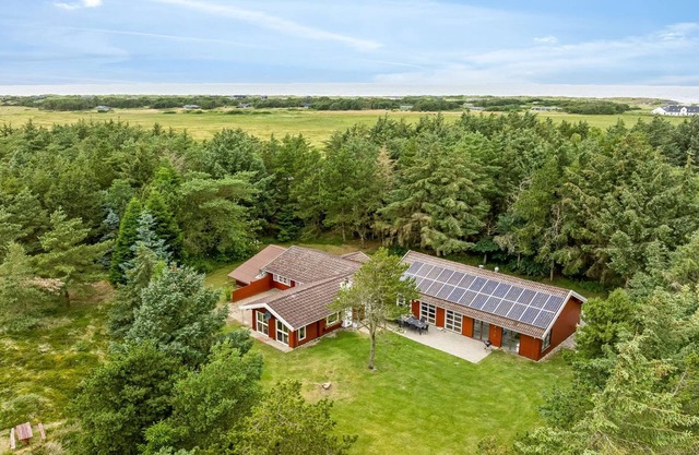 "Aisling" - 700m from the sea by Interhome