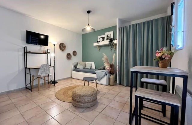 Aix-en-Provence, Cosy Studio proche toutes commodités et axes routiers, linges fournis