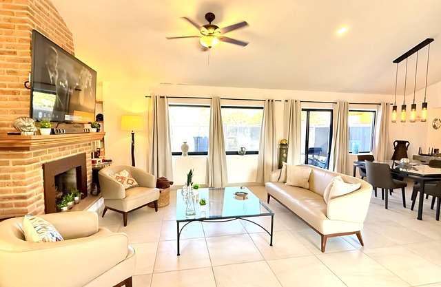 Suite King 1 chambre - Entièrement rénovée - Meilleur emplacement - À pied de tout