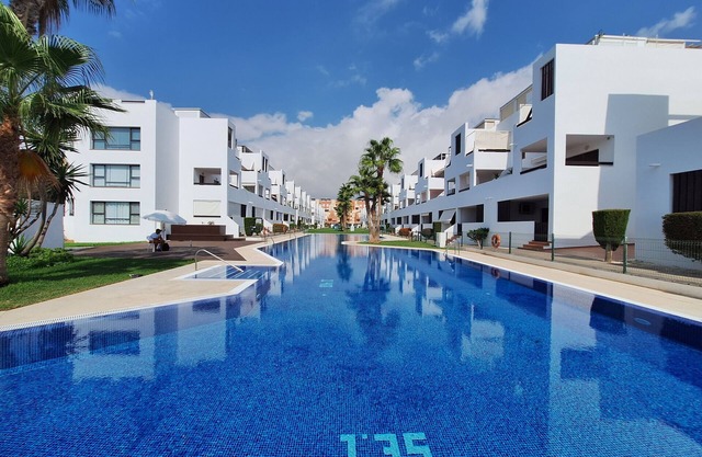 Al Bajo Fam - Appartement familial avec piscine