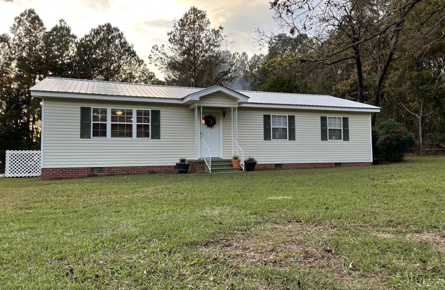 Alabama cabin located in the National Forest, ATV Park, and Beaches!!!
