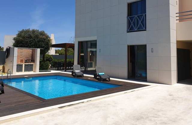 Albufeira Oura Beach 4BR Villa Marisa