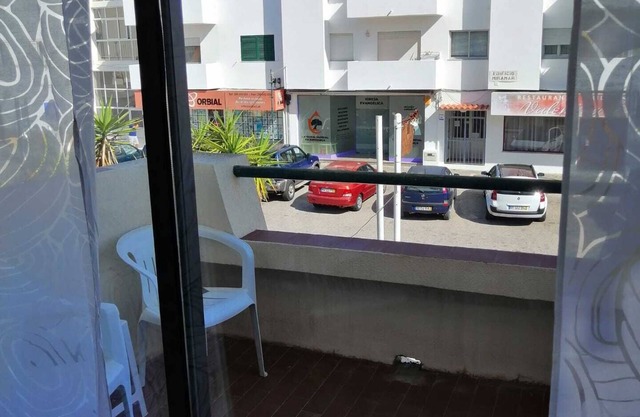 Albufeira - Studio avec balcon , emplacement ideal - plage 15 minutes a pied