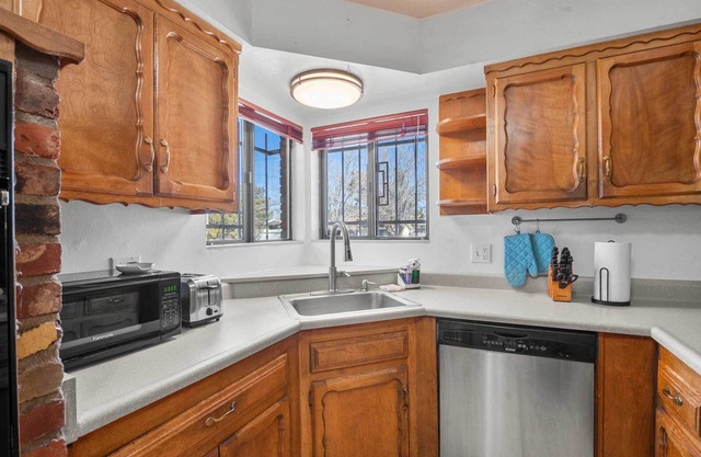 Albuquerque House w/Gas Grill Near Uptown!
