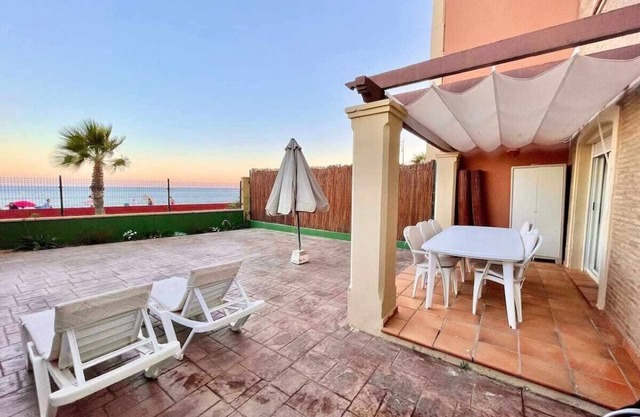 Spectaculaire appartement à Isla Canela, face à la mer **