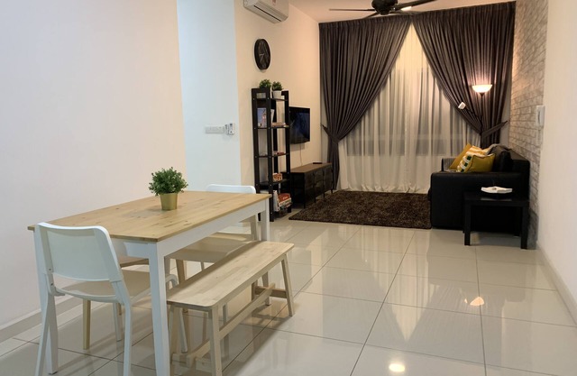 Alf's Place Family Fun vue sur la piscine, Southville Bangi,