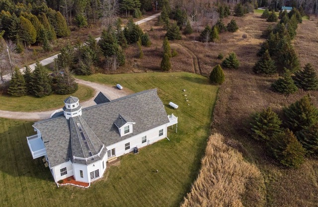 Algoma Getaway, Sleeps 12 - The Barn at Silver Creek