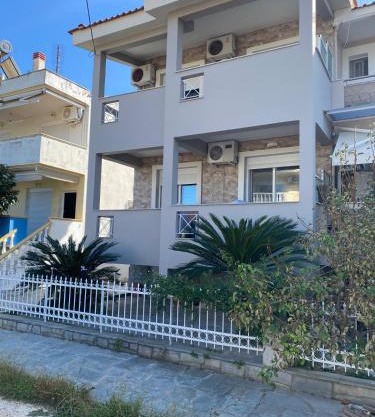 Alikis House