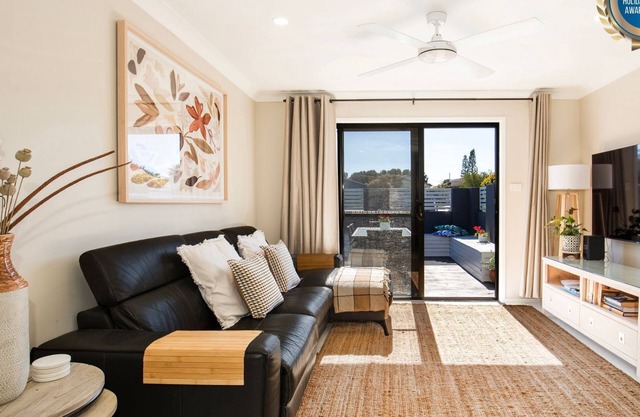 Alkira - Pet Friendly - 4 Mins Walk to Beach
