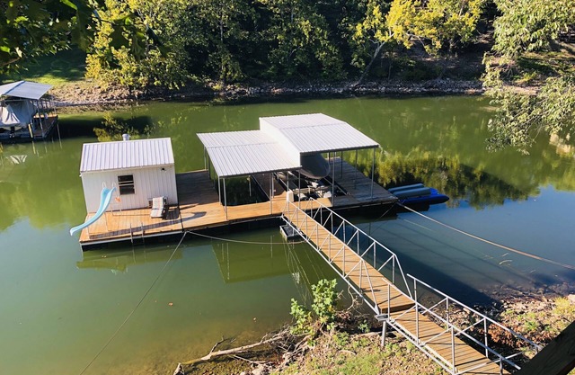 All Decked Out! Grand Lake waterfront, boat dock and views. Drowning Creek.