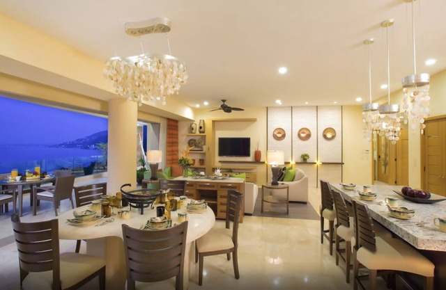 All-inclusive - Garza Blanca 5 Diamond Resort: Stunning 3 Bedroom Beach Lock-Off