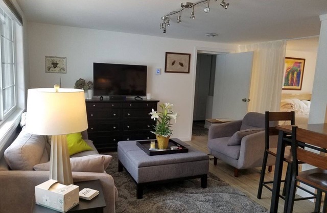 All-Inclusive Studio. Minimum 3-month. Near Hospital, Downtown & Beach