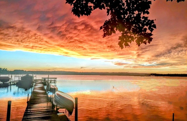 Belle cabane neuve sur le lac Balsam! 5500 SF! 75 min de MSP! Confortable et tranquille