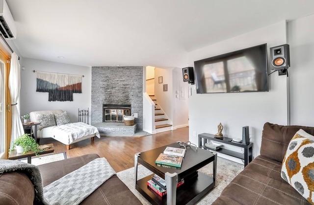 All-Season Condo - Ski Windham l Hunter l Pool l Hike l Fish