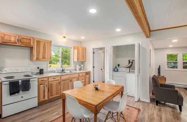 All Season Forest Cottage Getaway