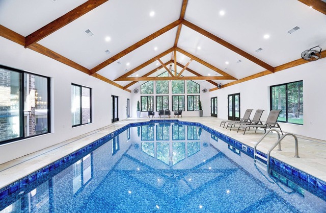 Villa de luxe, 7BD 4BA, SKI SHAWNEE / BUSHKILL / PISCINE PRIVÉE 36 '/ bain à remous / foyer