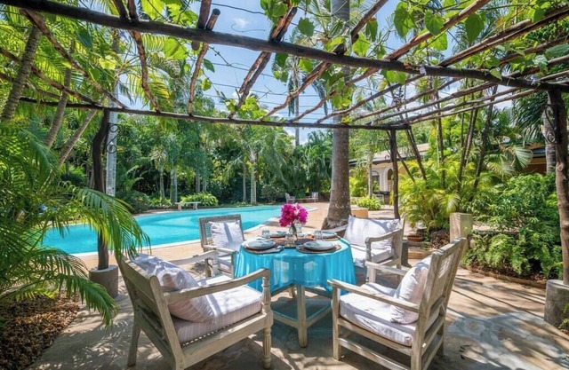 Allamanda Bougainvillea Suite by YourHost, Malindi
