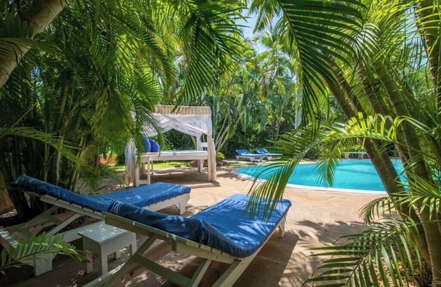 Allamanda Hibiscus Suite by YourHost, Malindi