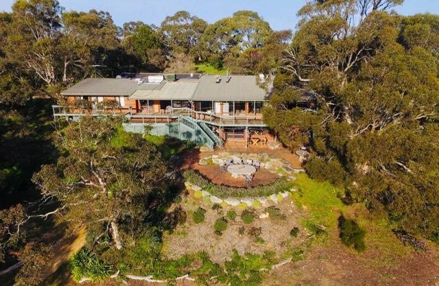 Allusion Farmstay Cellar House Pool - Fire Pit - Pizza Oven - Pool Table