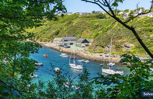 Alma Cottage, Holiday Cottage Solva, Sleeps 3, 2 bedrooms, bathrooms