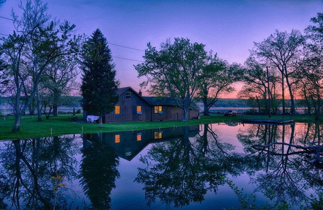 Presque une île du lac Cayuga! Privé et panoramique 650 'de façade de lac de niveau