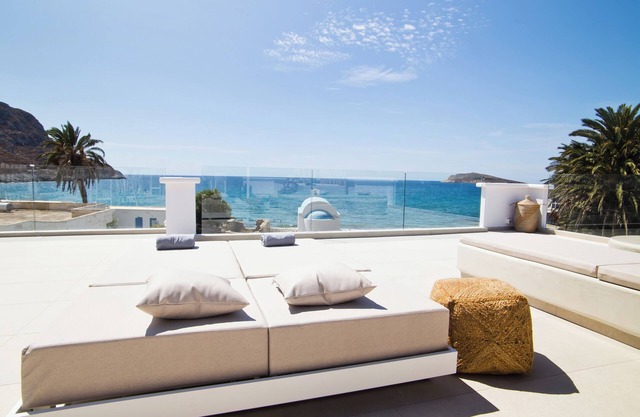 Almyra Luxury Grande Suite Two Bedrooms with Jacuzzi, Roof Top & Fire Place