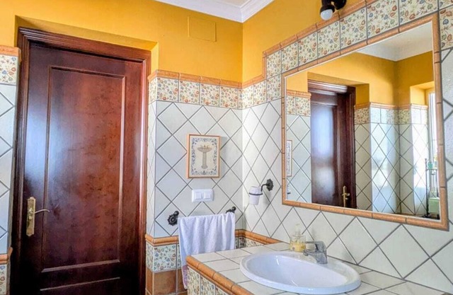 Alojavale in Prado del Rey, Ruta de los Pueblos Blancos, Tranquility and relaxation.