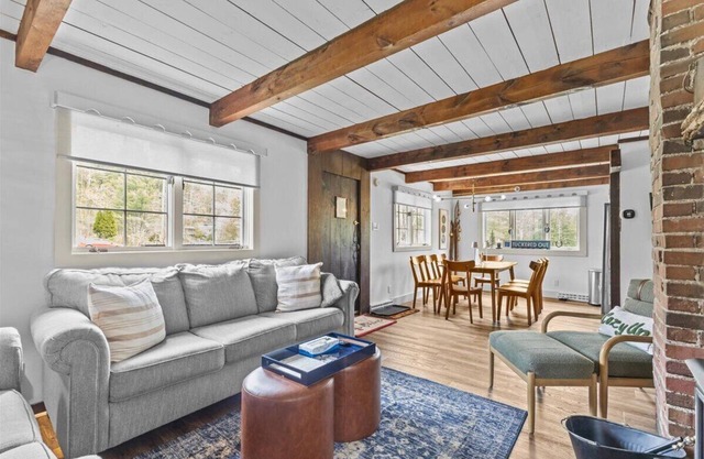 Alpenglow Chalet: Beautiful 5BR w/Pool+Pickleball