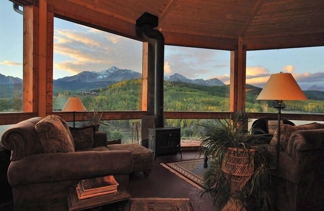 Alpenglow Ranch, Telluride: 2 BR / Vues panoramiques / 12 acres / étang