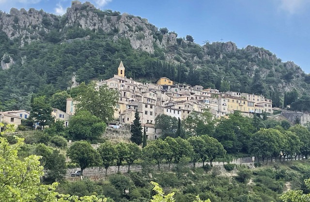 Alpes-Maritimes. SAINTE AGNES. Le village du littoral, le plus haut d'Europe.